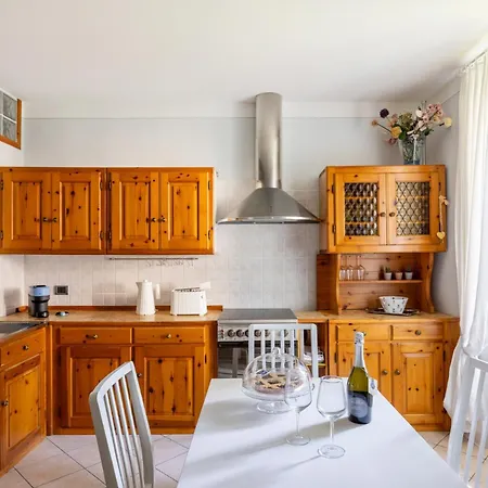 Casa Maria Giulia - Lovely With Garden Apartment